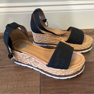 DV by Dolce Vita Black and Tan Espadrille Sandals